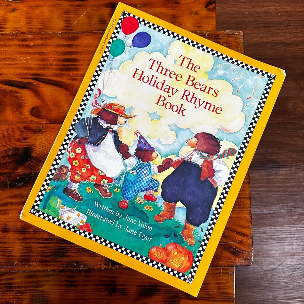 Vintage 1996 The Three Bears Holiday Rhyme Book Paperback Book